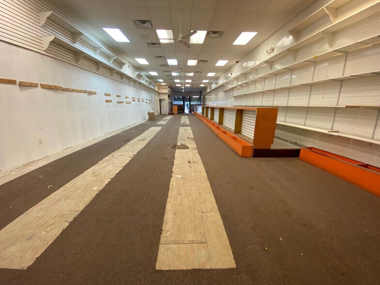 More Photos Of 171 Newark Ave, Jersey City Storefront Retail Office For Lease