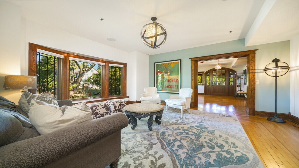 More Photos Of 409 N State St, Franklin Grove Hotel For Sale