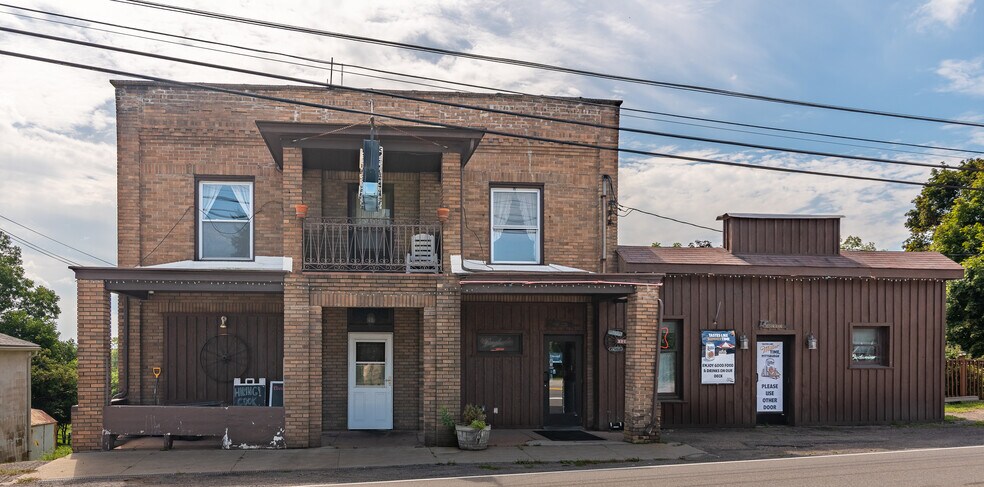 More Photos Of 125 Main St, Hickory Restaurant For Sale