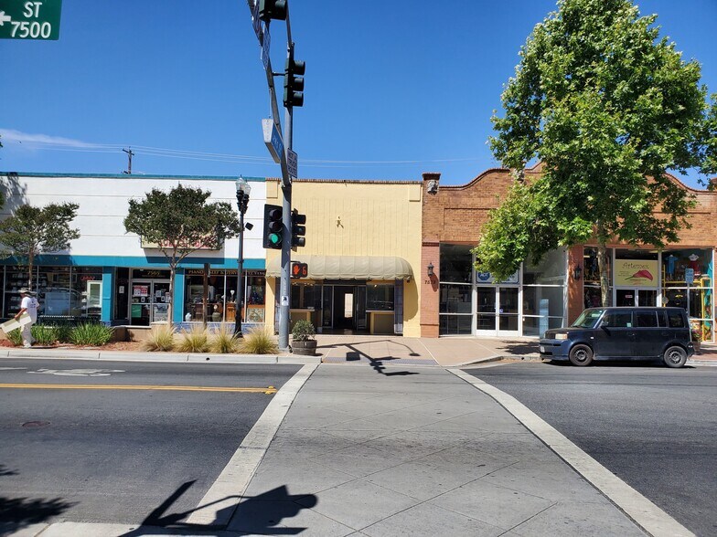 Primary Photo Of 7573 Monterey St, Gilroy Storefront For Lease