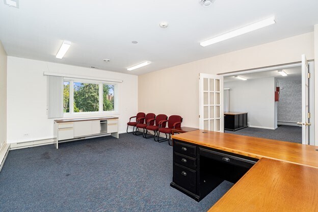 More Photos Of 22W421 ARMY TRAIL RD, Addison Flex For Sale