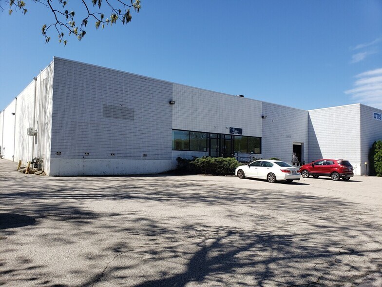 More Photos Of 9 Rocky Hill Rd, Smithfield Warehouse For Lease