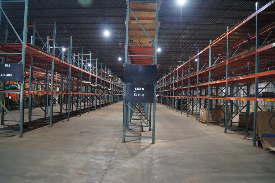 More Photos Of 2018 W Vernon Ave, Kinston Warehouse For Lease