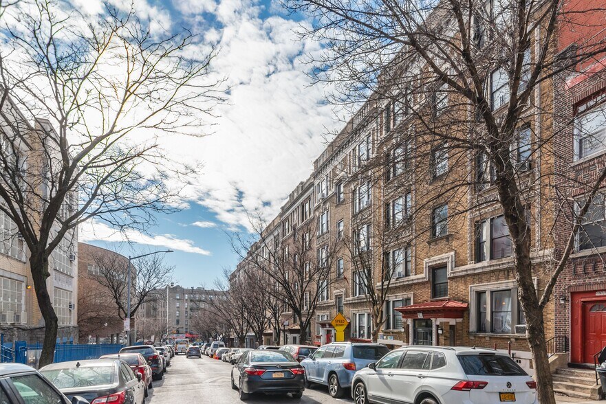 More Photos Of 1925 Andrews Ave S, Bronx Apartments For Sale