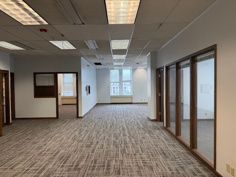 More Photos Of 100 N Salina St, Syracuse Office For Lease