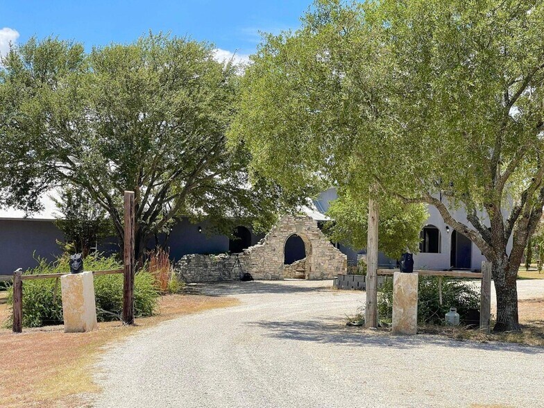 More Photos Of 175 Herber, New Braunfels Specialty For Sale