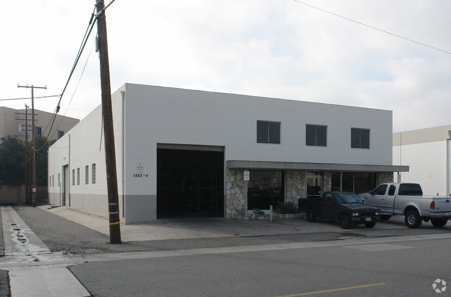 More Photos Of 3882 Florista St, Los Alamitos Warehouse For Lease