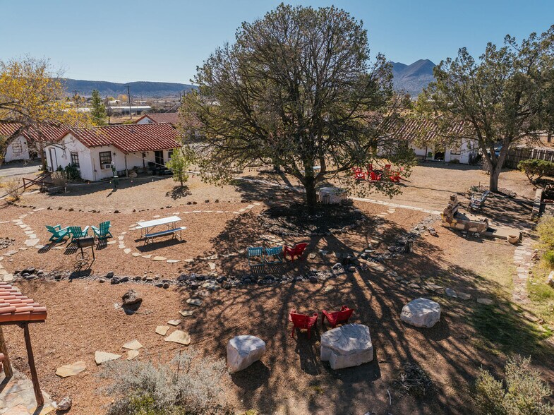 More Photos Of 2310 W Highway 90, Alpine Hotel For Sale