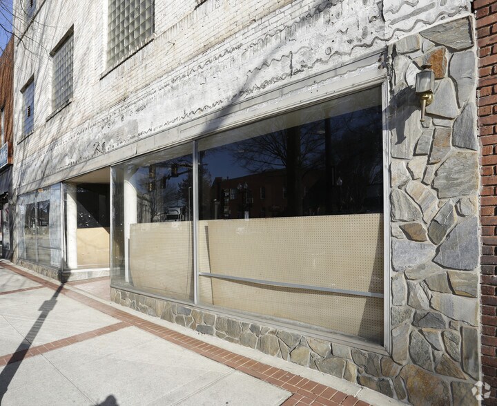 More Photos Of 656-658 S Main St, Greenville Loft Creative Space For Sale