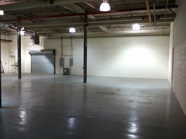 More Photos Of 59 Greenwood Ave, Midland Park Warehouse For Lease
