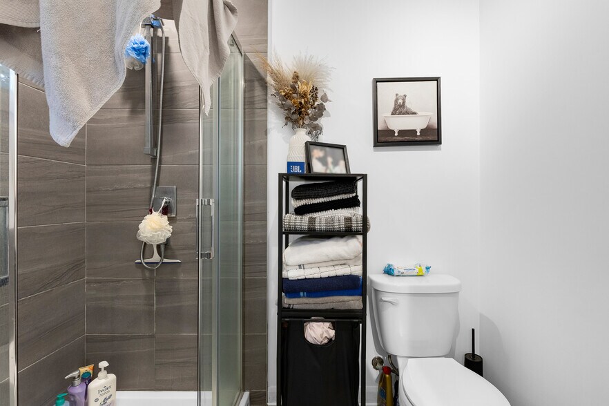 More Photos Of 1611-1615 Rue Godin, Longueuil Apartments For Sale
