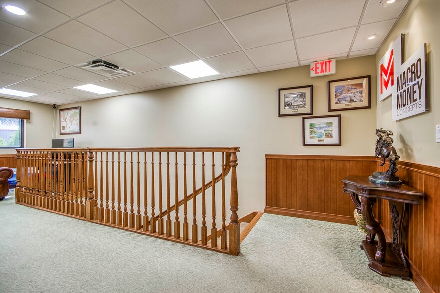 More Photos Of 2662-2698 SE Willoughby Blvd, Stuart Office For Sale
