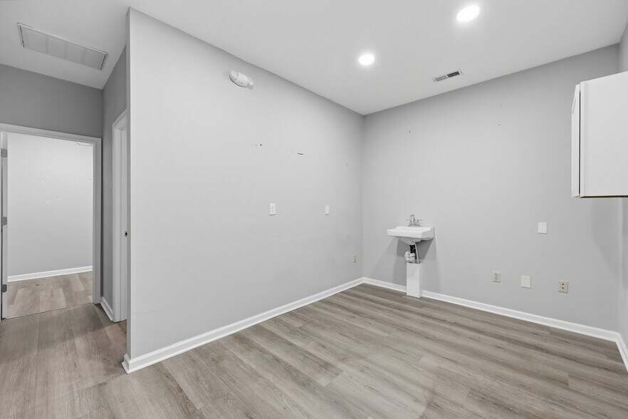 More Photos Of 2303 Pruden Blvd, Suffolk Healthcare For Sale