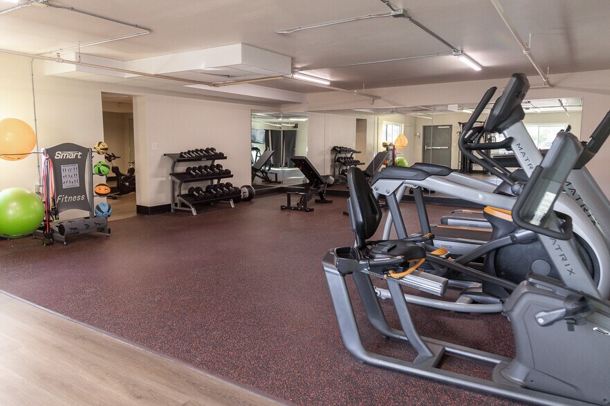 More Photos Of 810 Memorial Dr, Chilton Apartments For Sale