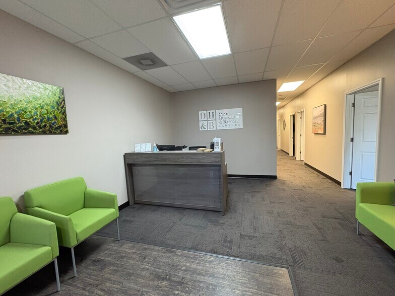 More Photos Of 402-404 S Scott Rd, Fort Wayne Showroom For Sale