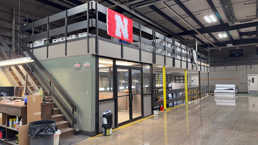More Photos Of 5201 S 19th St, Lincoln Warehouse For Sale