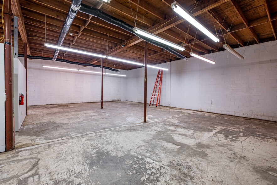 More Photos Of 3271-3273 Old Washington Rd, Waldorf Flex For Lease