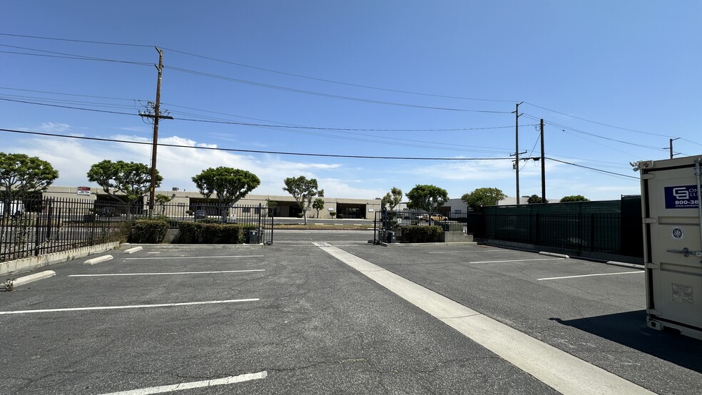 More Photos Of 147 S 6th Ave, La Puente Office Residential For Lease