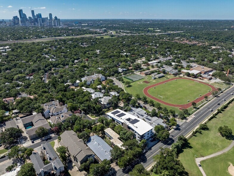 More Photos Of 1302 Norwalk Ln, Austin Apartments For Sale