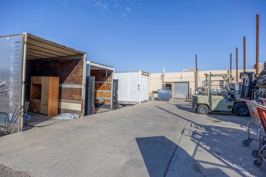 More Photos Of 655 W Cottonwood Ln, Casa Grande Showroom For Sale