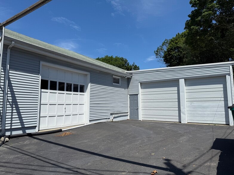 More Photos Of 541 Concord St, Framingham Freestanding For Sale