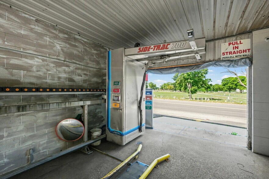 More Photos Of 3562 Lagrange St, Toledo Carwash For Sale