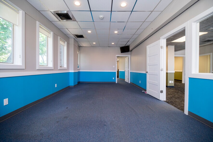 More Photos Of 1575 Hillside Ave, New Hyde Park Medical For Sale