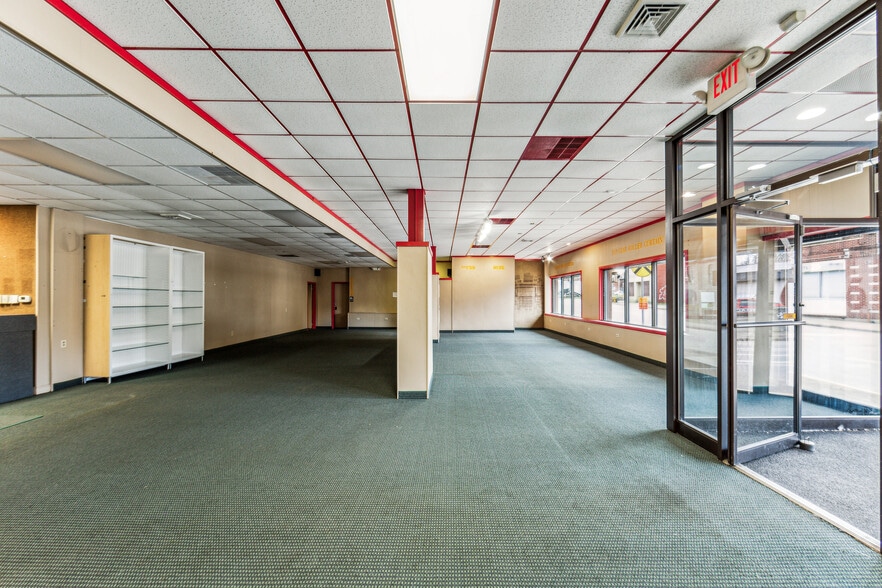 More Photos Of 65 E Fayette St, Uniontown Showroom For Sale