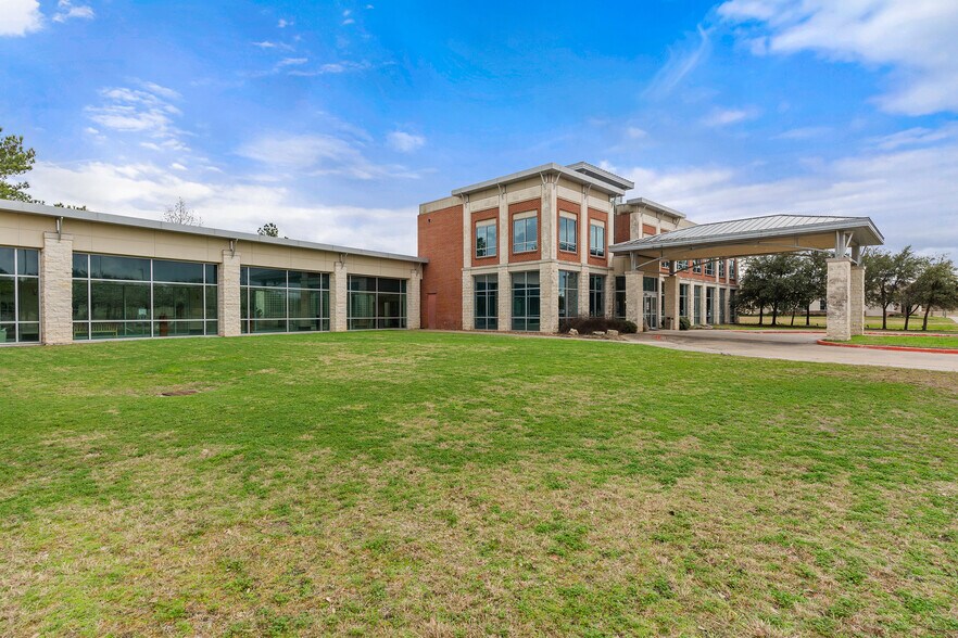 More Photos Of 1 Saint Mark's Pl, La Grange Hospital For Lease