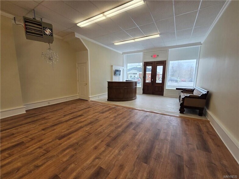 More Photos Of 6 State St, Middleport Storefront Retail Residential For Lease