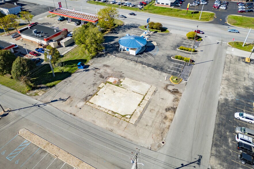 More Photos Of 351 N Morton St, Franklin Restaurant For Sale