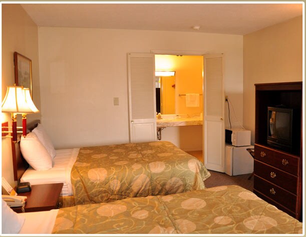 More Photos Of 275 S Whitewoman St, Coshocton Hotel For Sale