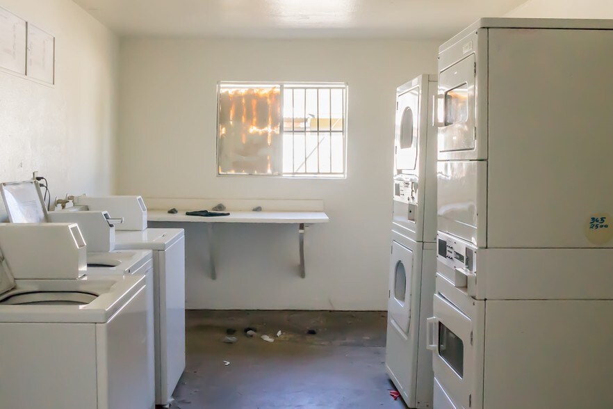 More Photos Of 4040 E Dakota Ave, Fresno Apartments For Sale