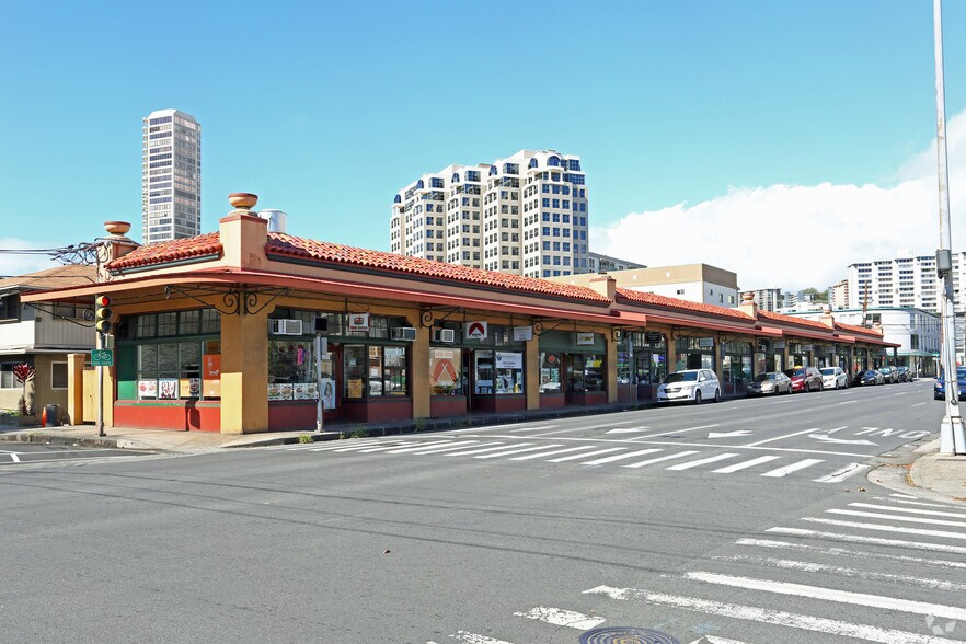 Primary Photo Of 1104 Pensacola St, Honolulu Storefront For Lease