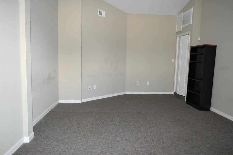 More Photos Of 13 E Catherine St, Nyack Loft Creative Space For Lease