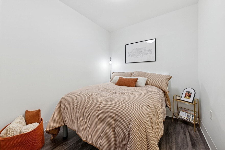 More Photos Of 2010 Cumberland Ave, Knoxville Apartments For Lease