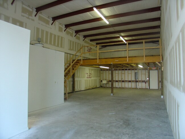 More Photos Of 150 Venetian Way, Merritt Island Warehouse For Lease