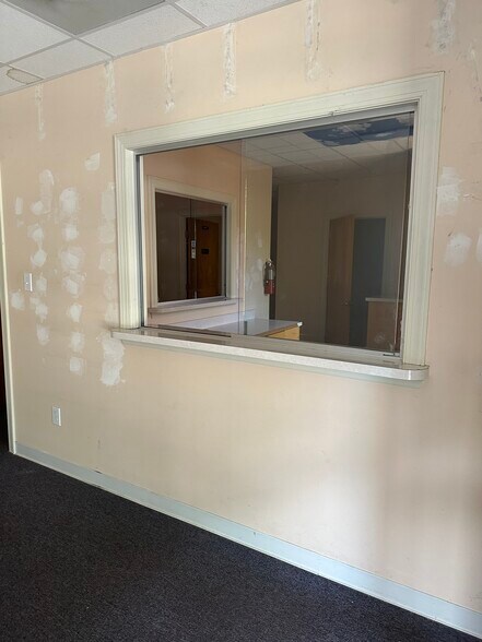 More Photos Of 15421 Forest Rd, Forest Office For Lease