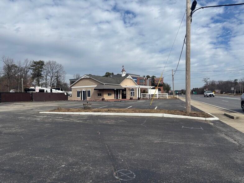 More Photos Of 8274 Telegraph Rd, Odenton Freestanding For Lease