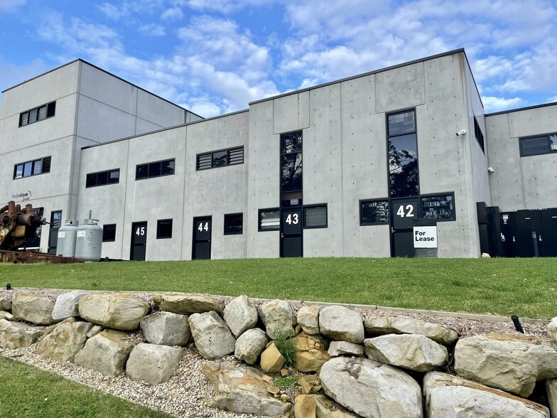 More Photos Of 2 Warren Rd, Warnervale Warehouse For Lease