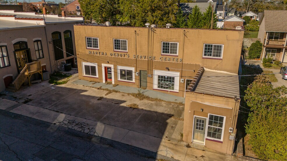 More Photos Of 105 Enterprise St, Clinton Storefront Retail Residential For Sale