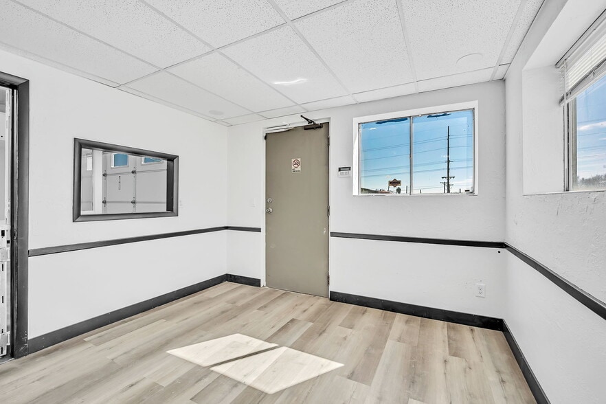 More Photos Of 624 S 29th St, Colorado Springs Light Manufacturing For Lease