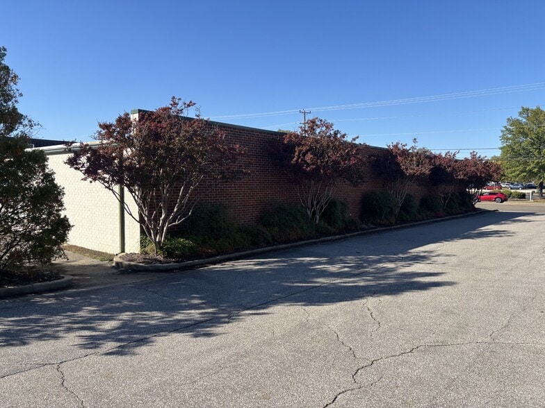 More Photos Of 763-765 W Poplar Ave, Collierville Freestanding For Sale