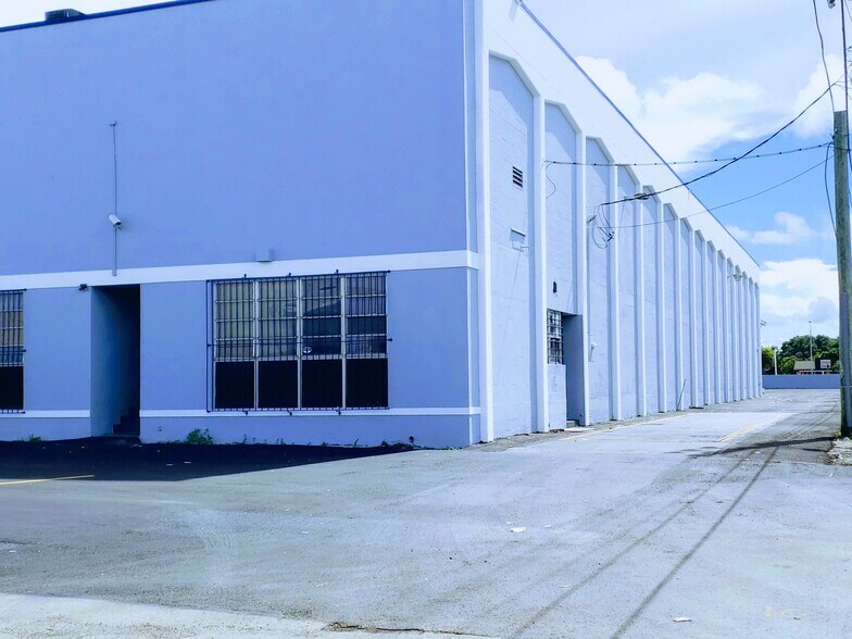 More Photos Of 650 NW 105th St, Miami Warehouse For Lease