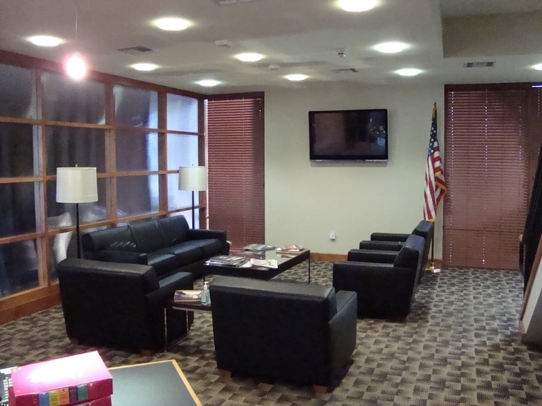 More Photos Of 5630 Bankers Ave, Baton Rouge Medical For Lease