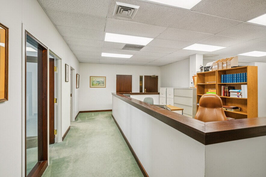 More Photos Of 111 Simsbury Rd, Avon Medical For Lease