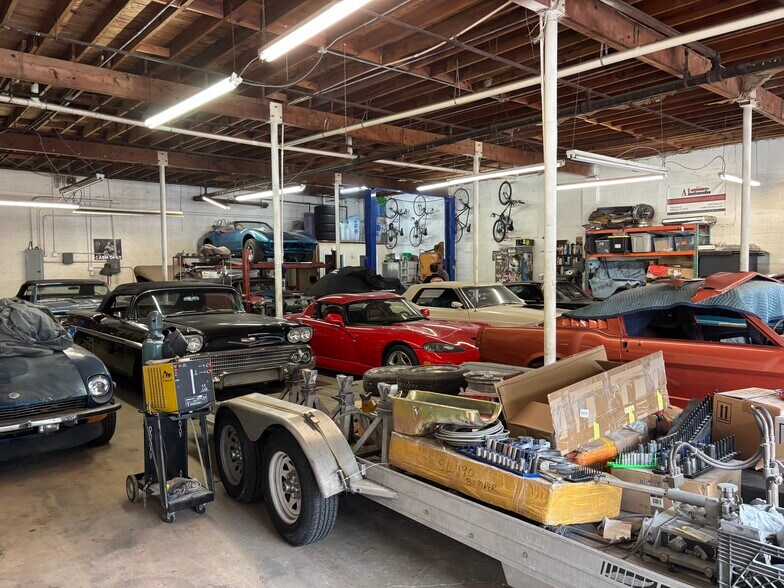 More Photos Of 1950 Grant St, Hollywood Warehouse For Sale