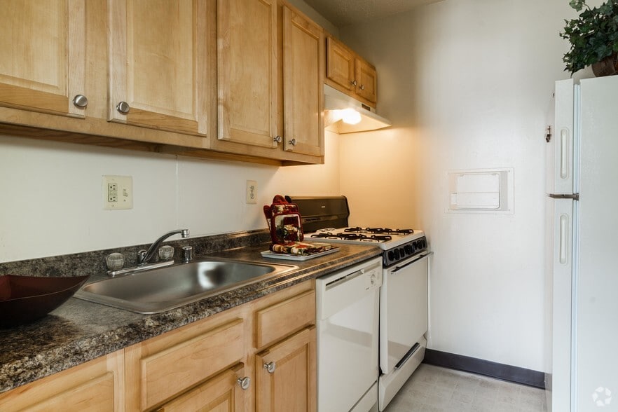 More Photos Of 8610-8650 Georgia Ave, Silver Spring Apartments For Lease