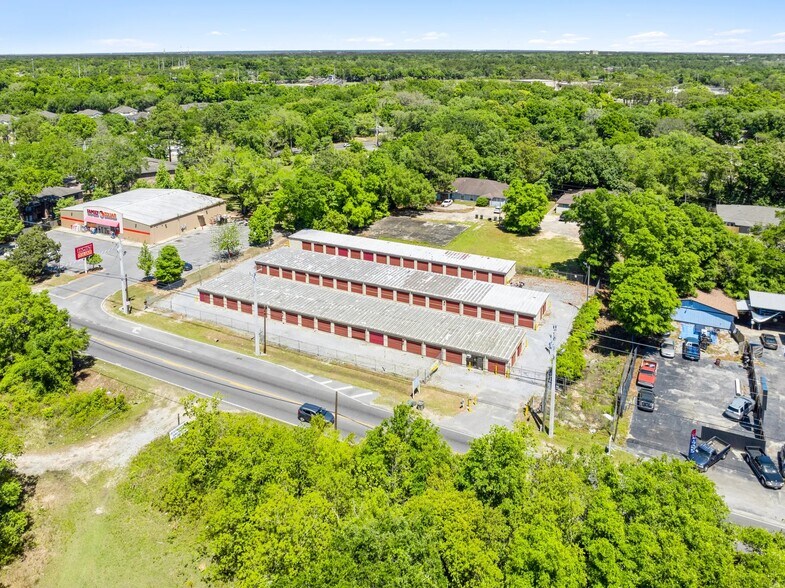 More Photos Of 7054 Palafox St, Pensacola Self Storage For Sale