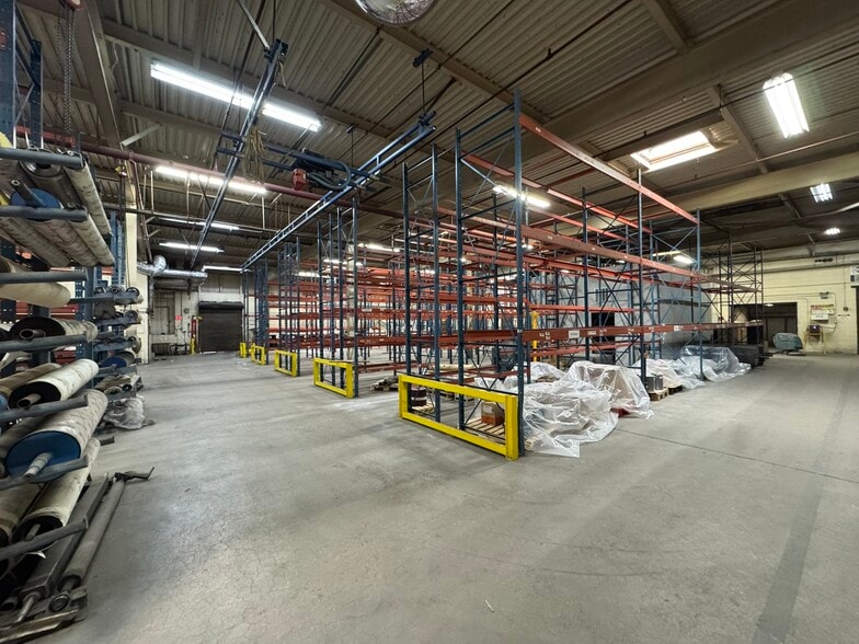 More Photos Of 524 Viking Dr, Virginia Beach Manufacturing For Lease